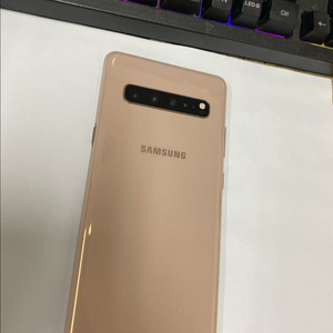 SK 갤럭시S10 5G 골드 외관SS급 256GB