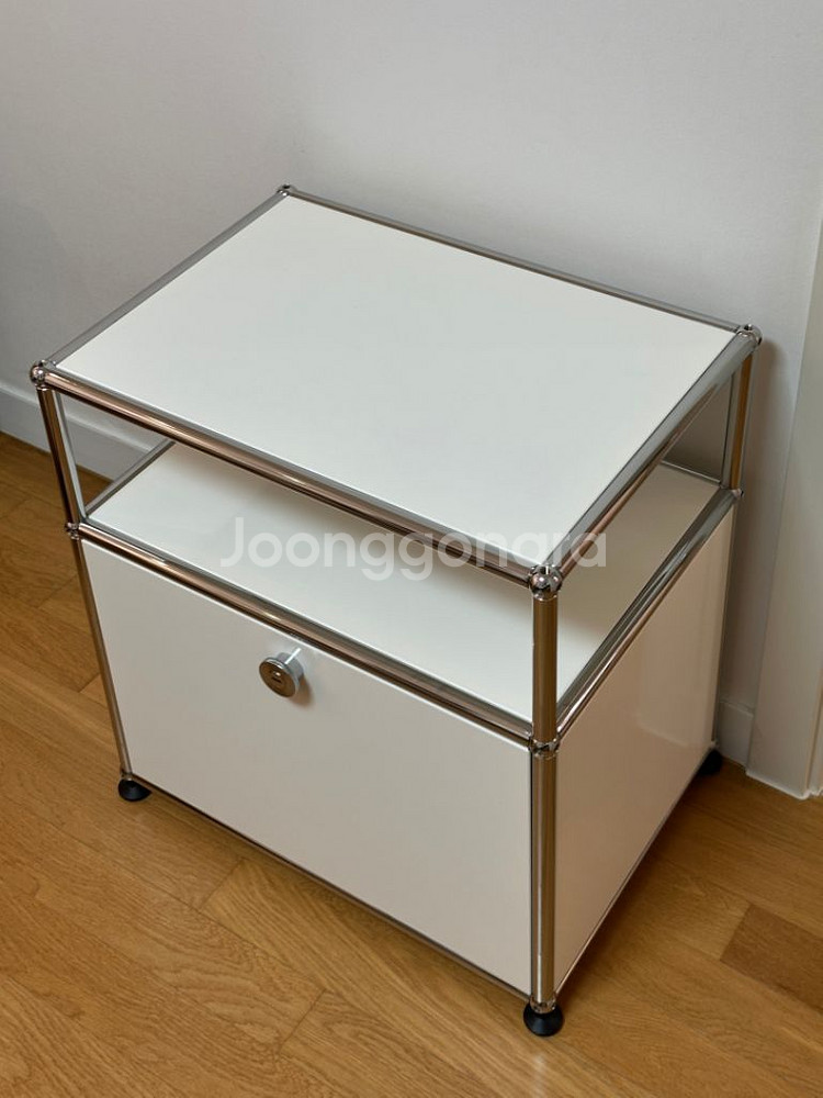 USM haller 정품 침대 사이드 테이블--0