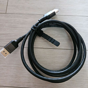 ASTMU DP 1.4 케이블 2m 팝니다.