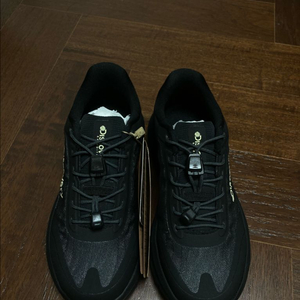 디스커버리 운동화 230