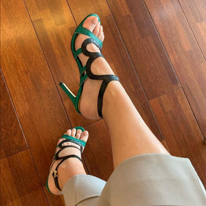 뱀피 스트랩샌들 이미지