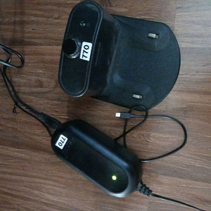 룸바 로봇청소기 충전기와 거치대