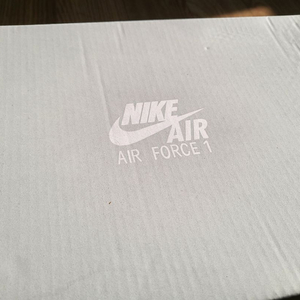 나이키 에어포스1 07 새상품 235