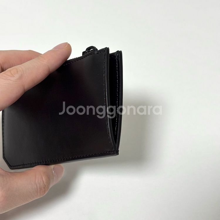 (새상품) 생로랑 미니 모노그램 지퍼 카드지갑--5