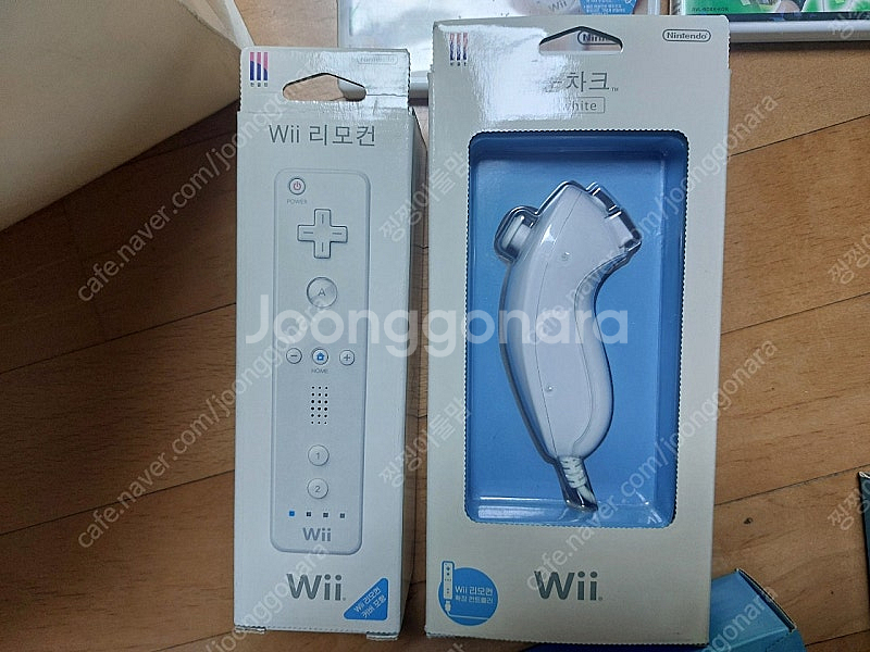 닌텐도위 2인세트와 게임팩 7개--2