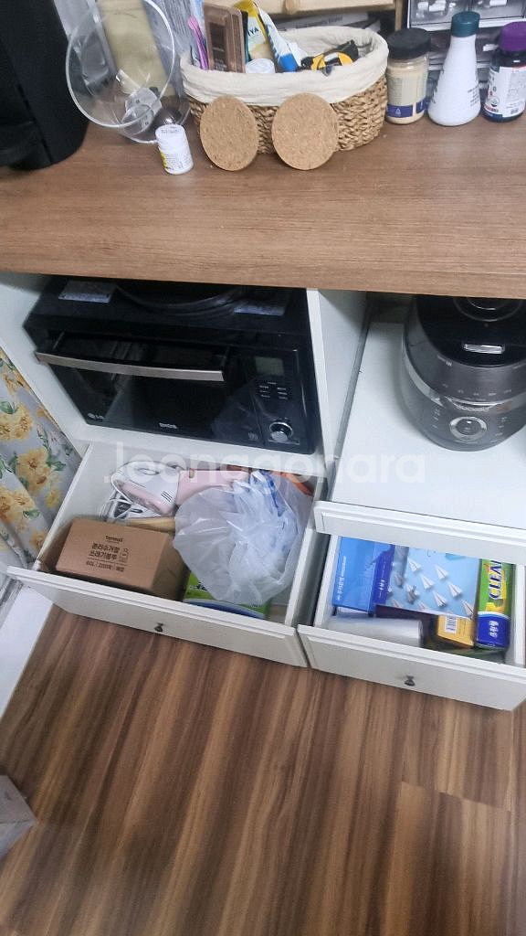 리센트 홈바 수납장 판매합니다.--2