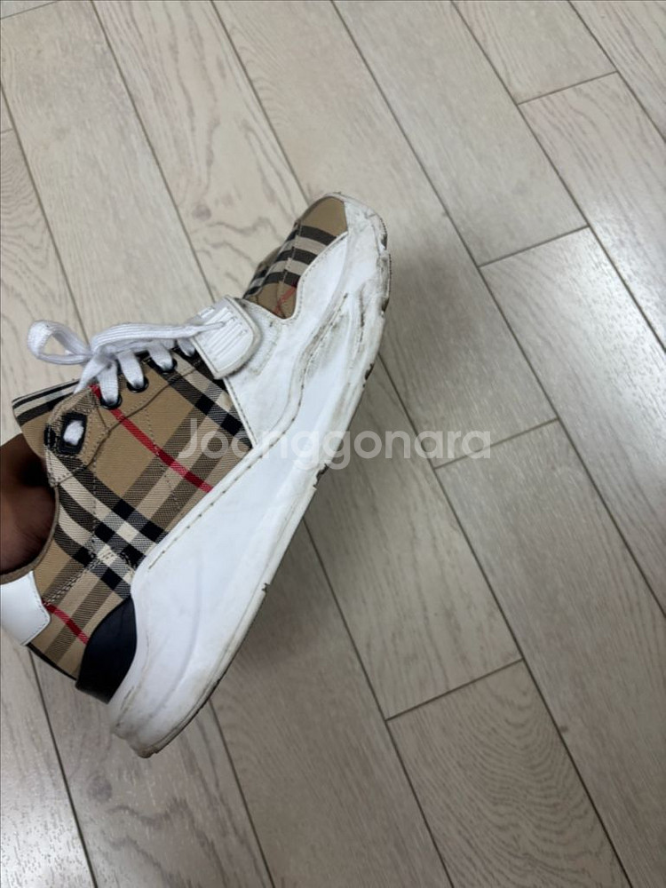 버버리 체크 스니커즈 260~265--1
