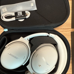 보스 QC45 화이트 스모크 헤드폰 새상픔