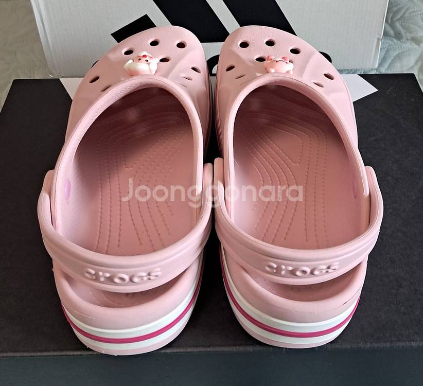 크록스j2. 210 지비츠포함< 거의새거 > 바야밴드.--6