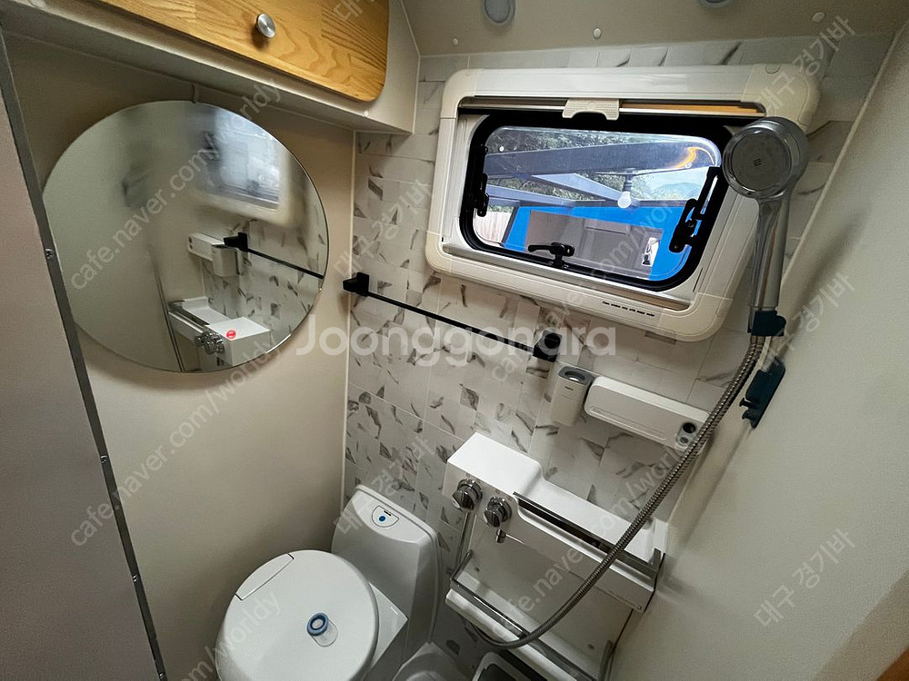 [개인] 수시아캠핑카 / 풀옵션 / 2022년 출고 /--0