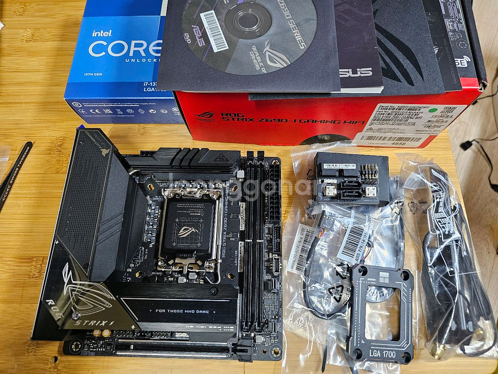 ITX ASUS ROG STRIX Z690-I WiFi--2