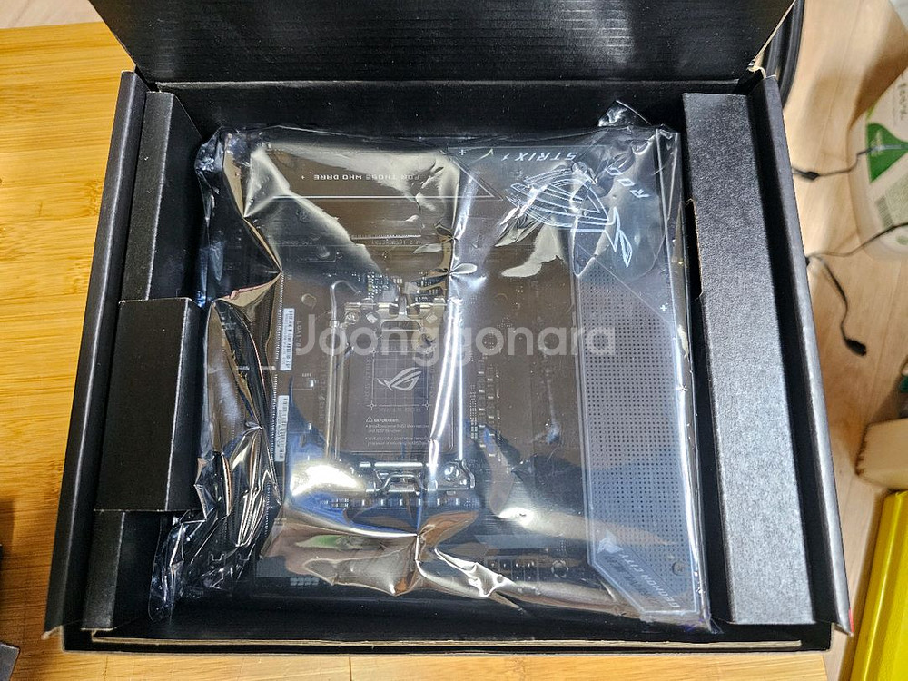 ITX ASUS ROG STRIX Z690-I WiFi--1