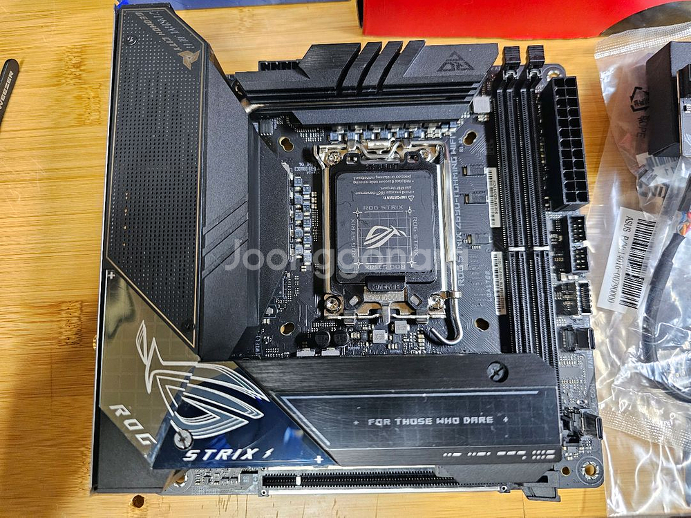 ITX ASUS ROG STRIX Z690-I WiFi--3