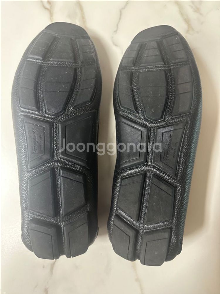 페라가모 남성 로퍼 드라이빙 슈즈 판매--4