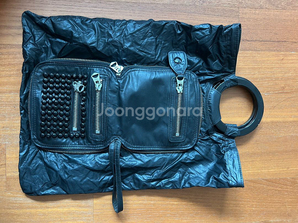 디젤 스터드 장식 정품 가방--4