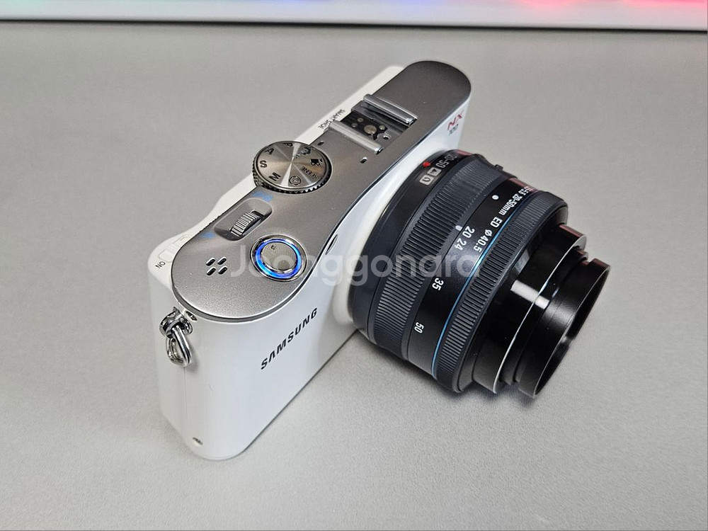 삼성 NX100 화이트 하이엔드 디카 저렴히 정리--1
