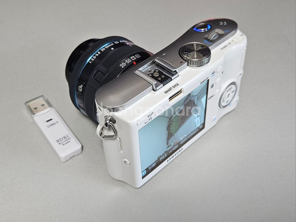 삼성 NX100 화이트 하이엔드 디카 저렴히 정리--2