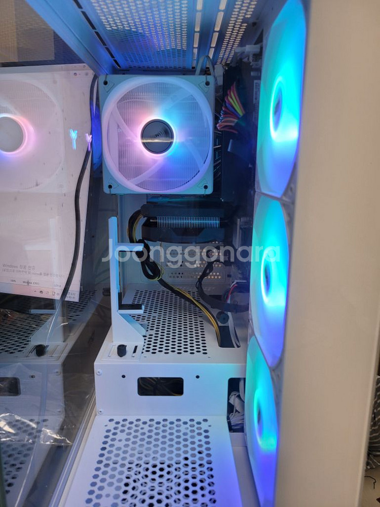 RTX4060TI 게이밍컹퓨터 거의 새거 120 급매--1