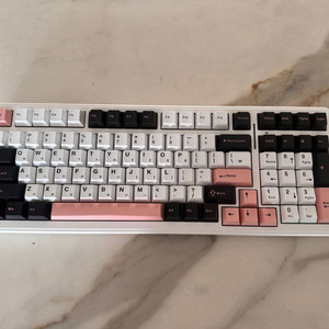 AURA 독거미 키보드