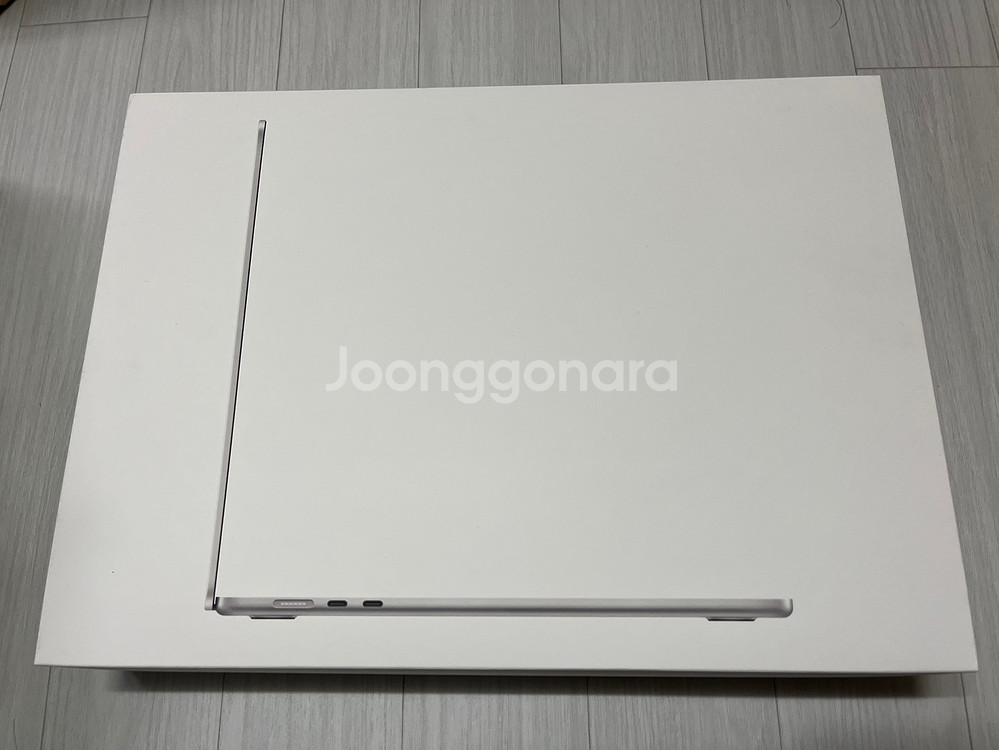 맥북 에어 실버 M2 8GB 15인치--4