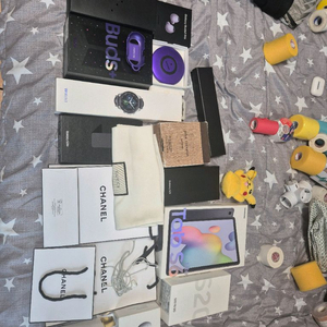 각종 전자기기 구성품