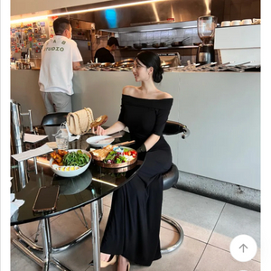 더마농 넬리 오프숄더 맥시 훌 원피스 블랙