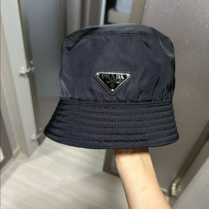 프라다리나일론버킷햇 L정품