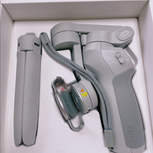 정가22만원 짐벌 DJI OM4 풀박 카메라 영상촬영