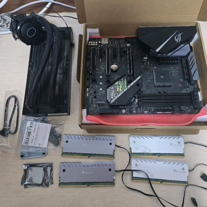 컴퓨터 부품(메인보드,cpu,cpu수냉쿨러,메모리)