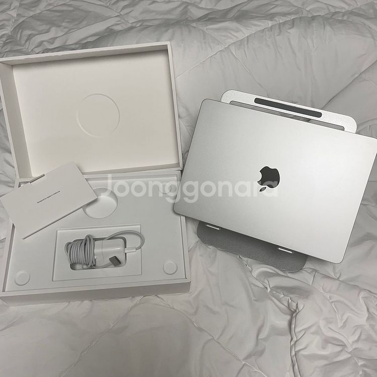 맥북 에어 m3 13 실버 (8gb/256gb)--5