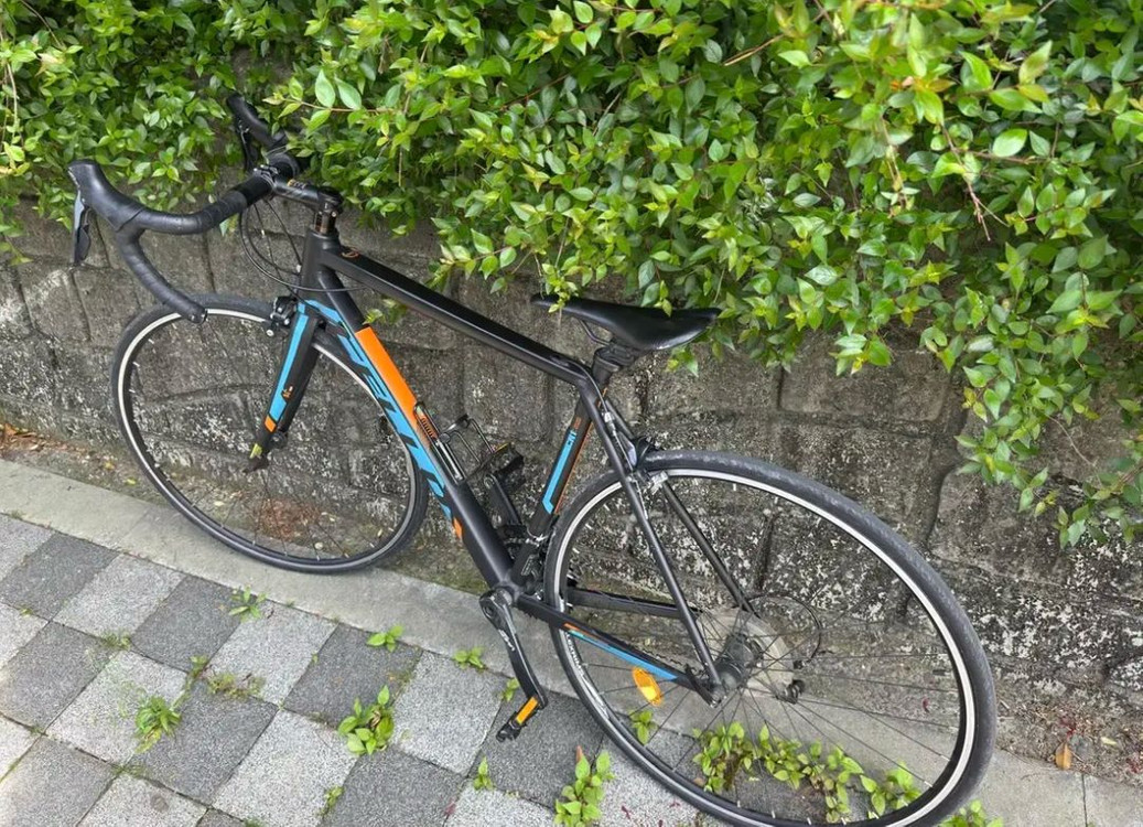 첼로 로드 자전거 팝니다 원가 70만원 대 이미지