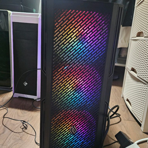 i5 10400F RX5600XT 데스크탑 팝니다