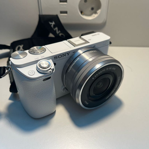 소니 알파 A6000