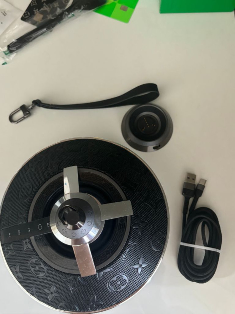 루이비통 호라이즌 블루투스 스피커 이미지