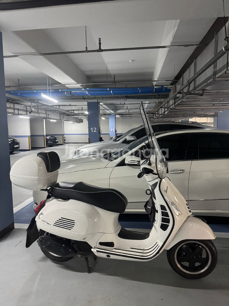 베스파 gts 125 2020년식 블랙에디션--1