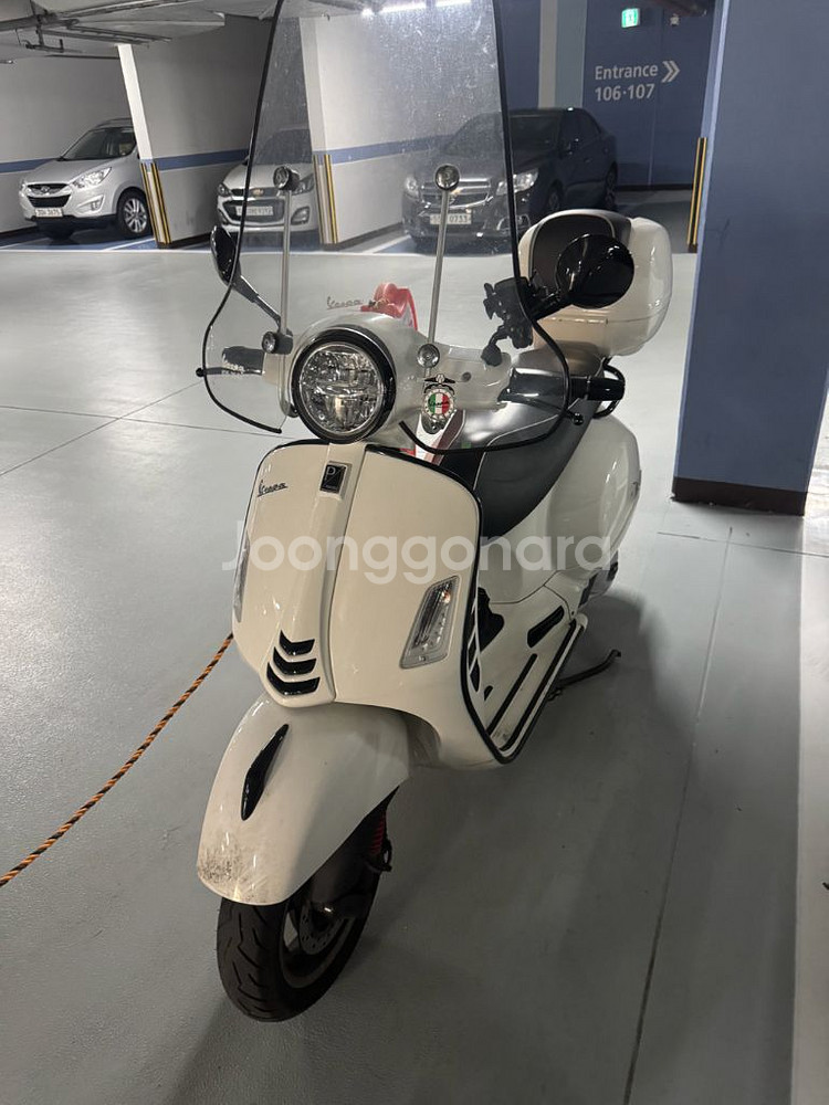 베스파 gts 125 2020년식 블랙에디션--0