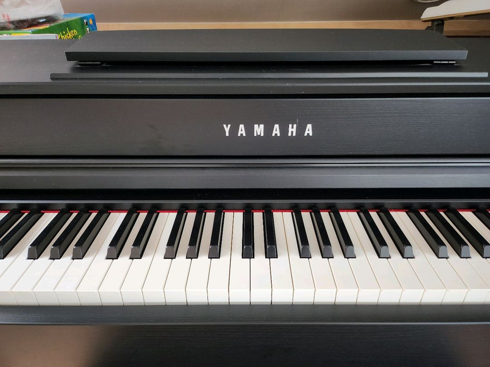 야마하 CLP-535B 디지털 피아노 이미지