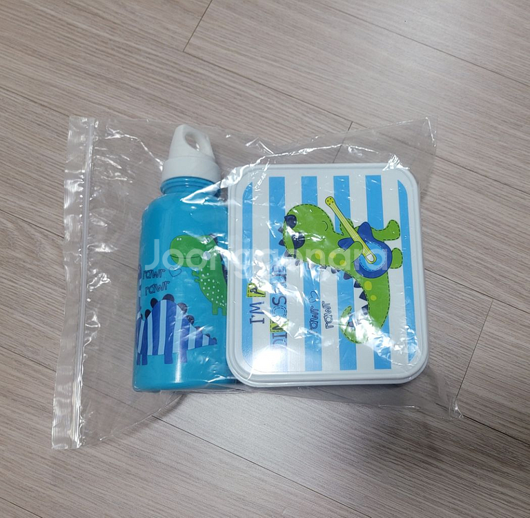 (새상품) 공룡 캐릭터 도시락 + 물통 세트--2