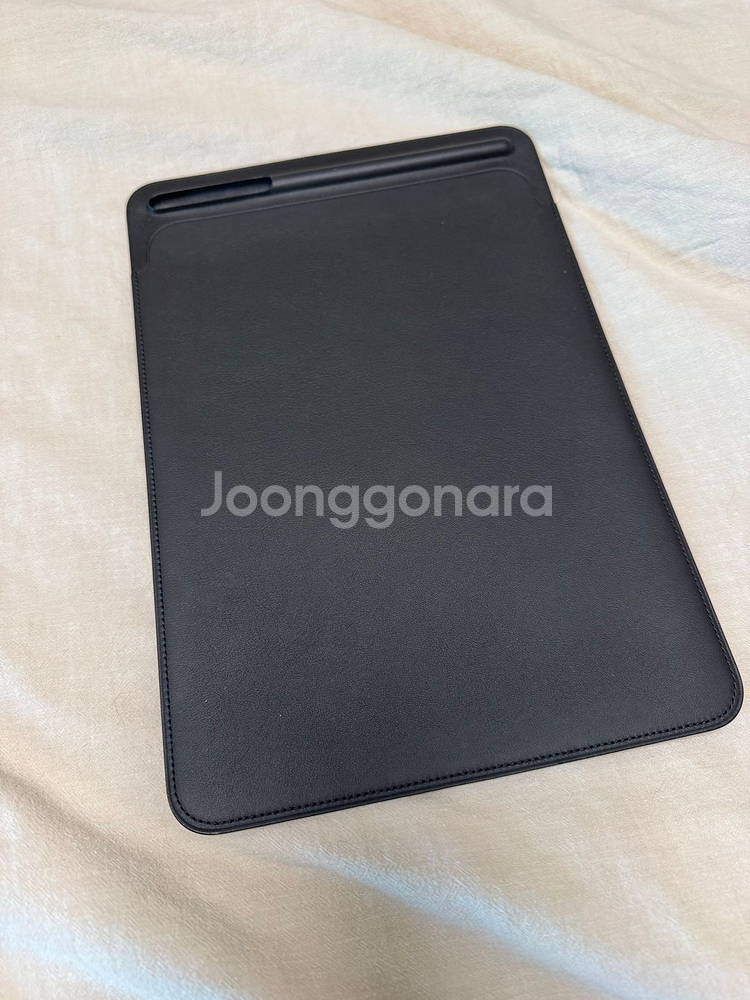 애플 정품 아이패드 11인치 가죽슬리브--1
