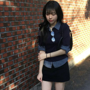 네이비 체크 레이어드 일체형 배색 셔츠
