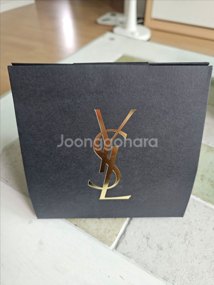 입생로랑 엉크르드뽀 꾸뛰르 쿠션 20호 새상품--0