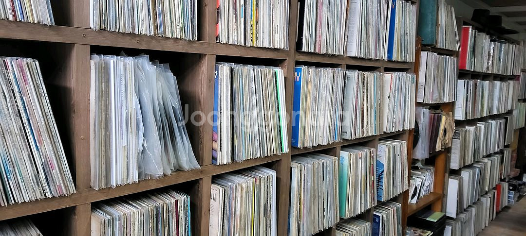 레코드판 7000장--2