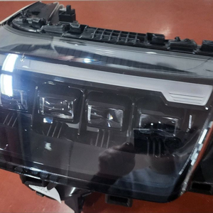 더뉴K8 LED 헤드램프 2025년식 판매합니다..
