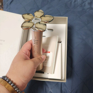 얼굴 마사지기