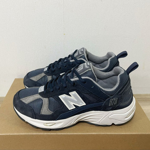 [235] 뉴발란스 878 네이비 스웨이드