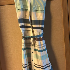 (bcbg) 슬리브리스 원피스