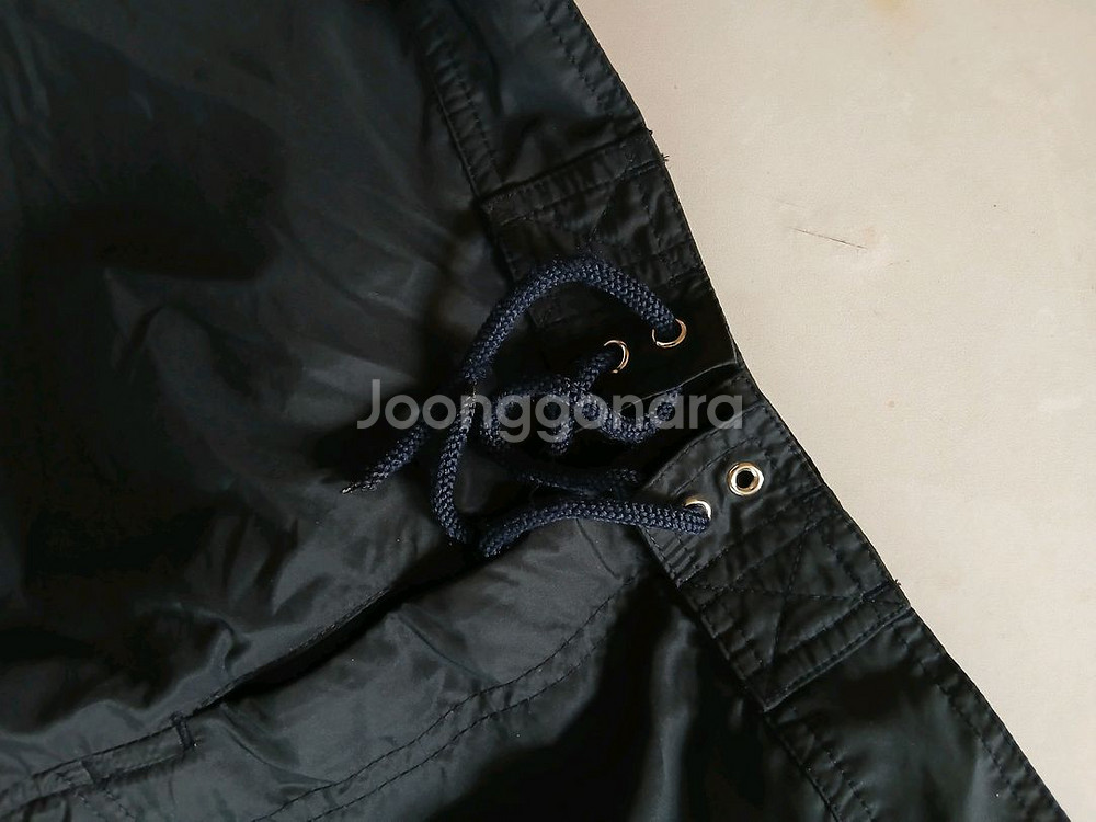 톰브라운 반바지 2사이즈 30~32--3