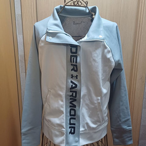언더아머 여성 점퍼 M size Under Armour