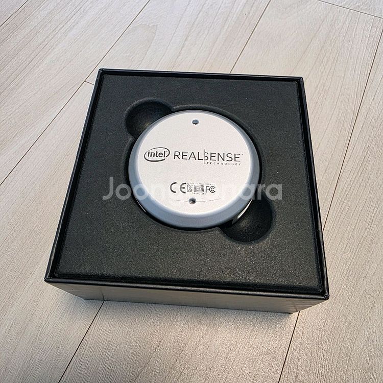 Intel RealSense L515 LiDAR Cam--1