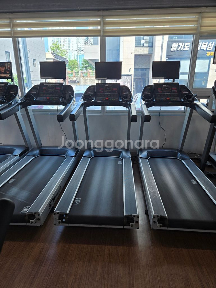 동아런닝머신6대--1